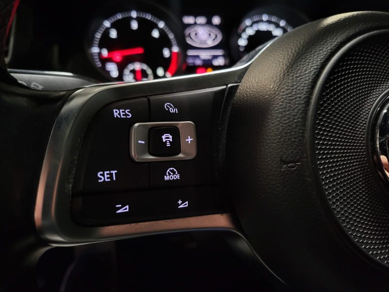 VOLKSWAGEN GOLF VII 7 GTD 2.0 TDI 184 CV ACC / TO / SIEGES ELECTRIQUE