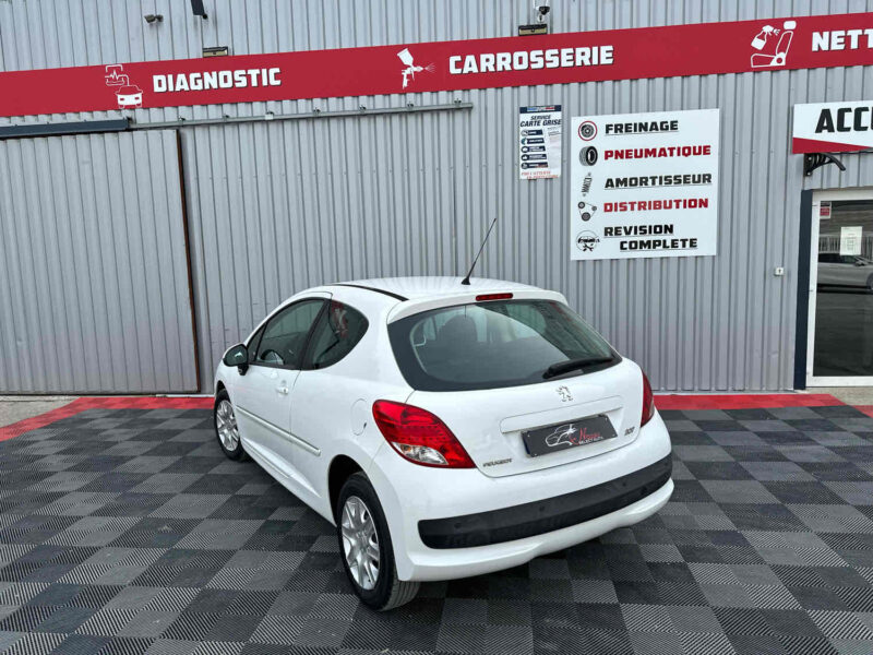 PEUGEOT 207 2011