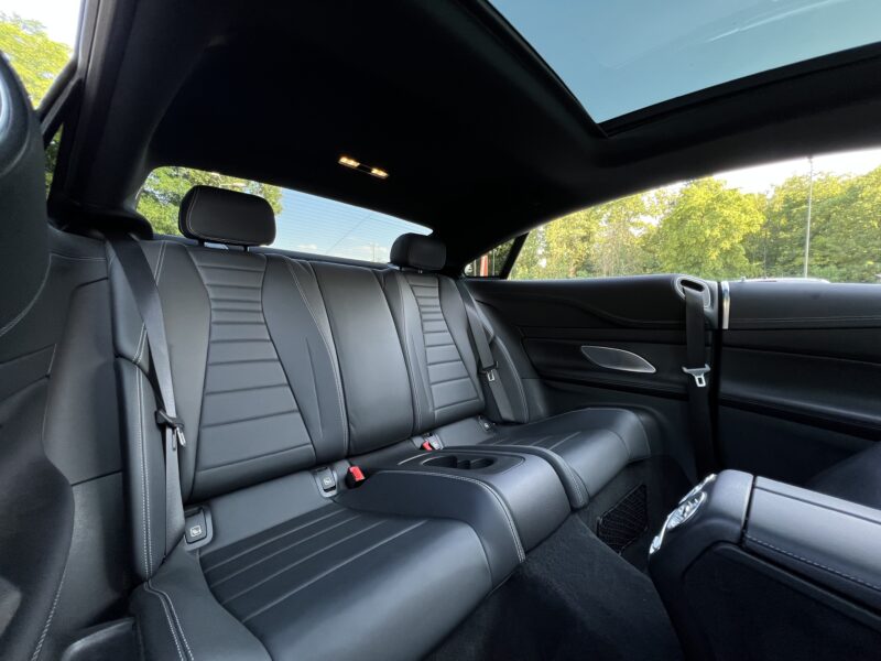 MERCEDES CLASSE E COUPE 5 V 400 AMG 3.0 V6 333 Cv 4-MATIC FASCINATION / FULL OPTIONS - Garantie1an