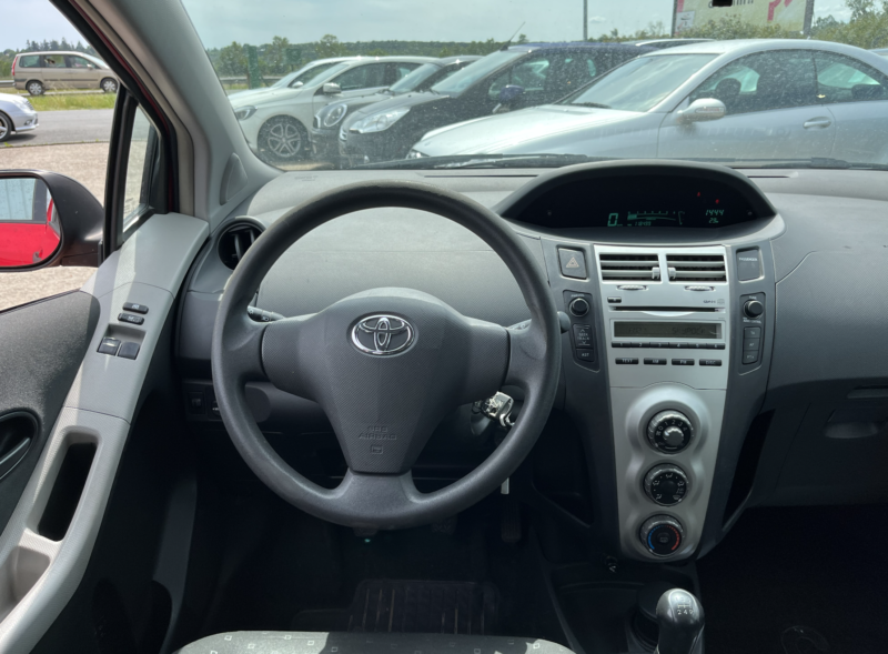 TOYOTA YARIS 2008