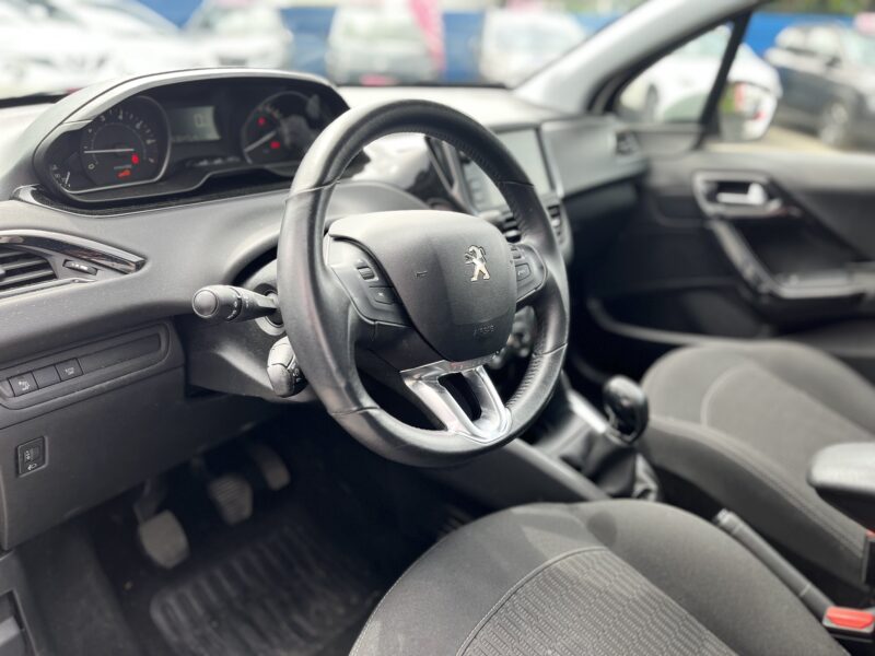 PEUGEOT 208 2019