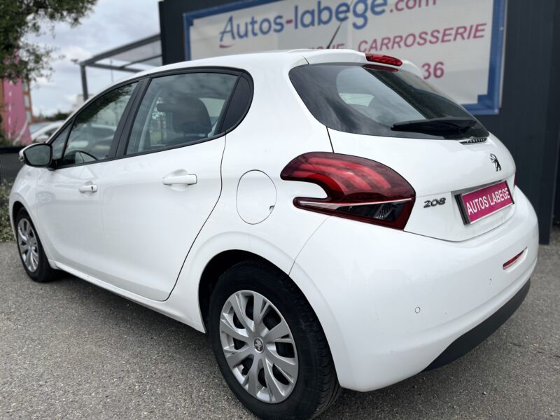 PEUGEOT 208 2019