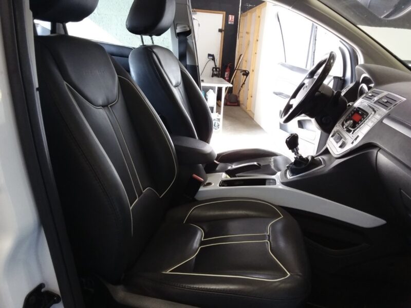 FORD KUGA 2.0 TDCI 136 Cv 4x4 TITANIUM / 1ERE MAIN 63 800 Kms - Garantie1an