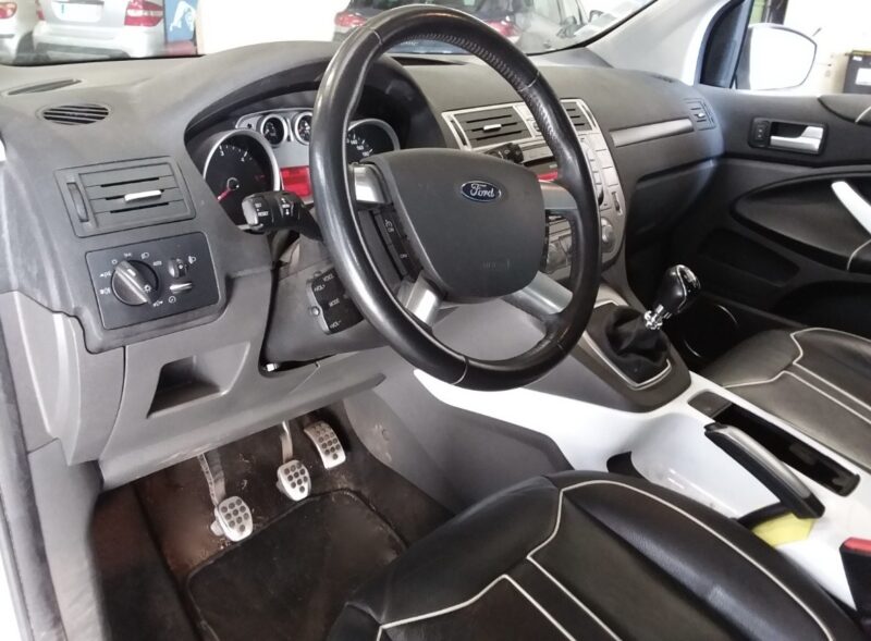 FORD KUGA 2.0 TDCI 136 Cv 4x4 TITANIUM / 1ERE MAIN 63 800 Kms - Garantie1an