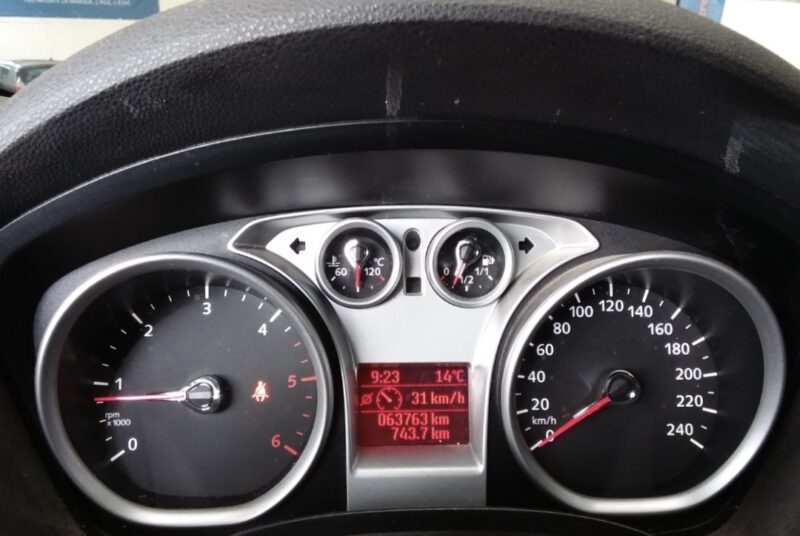 FORD KUGA 2.0 TDCI 136 Cv 4x4 TITANIUM / 1ERE MAIN 63 800 Kms - Garantie1an