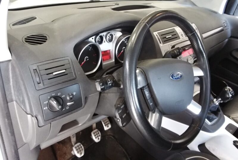 FORD KUGA 2.0 TDCI 136 Cv 4x4 TITANIUM / 1ERE MAIN 63 800 Kms - Garantie1an