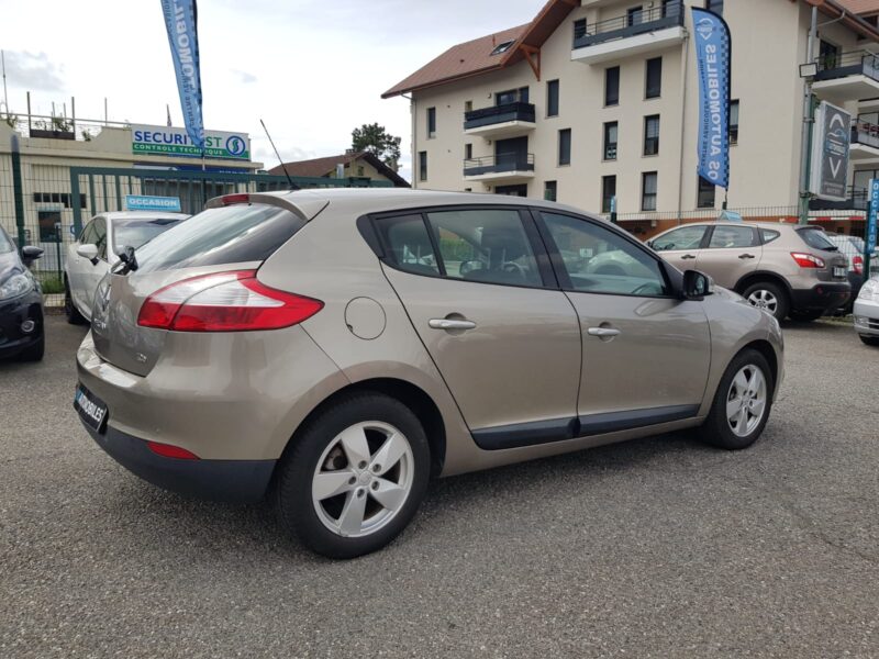 RENAULT MEGANE III 1.4 TCe 130CV DYNAMIQUE