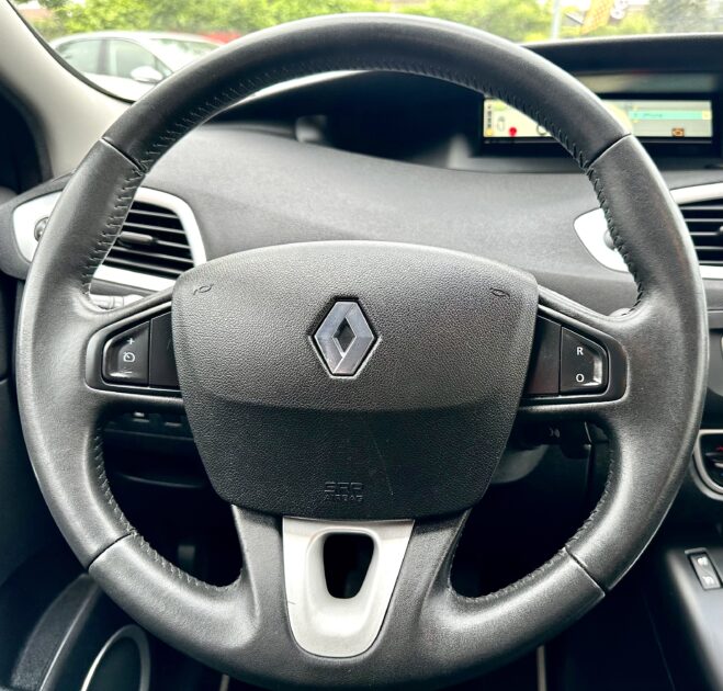 RENAULT SCÉNIC III 2009