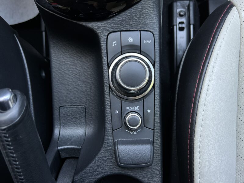 MAZDA CX-3 PHASE 2 SELECTION 2.0 SKYACTIV G 120 Cv 1ERE MAIN / FULL OPTIONS - Garantie1an