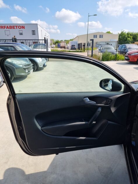 AUDI A1 1.6 TDI 105 ambition