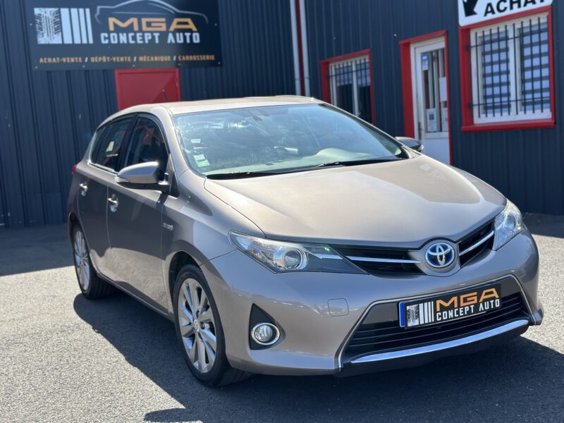 TOYOTA AURIS 2014