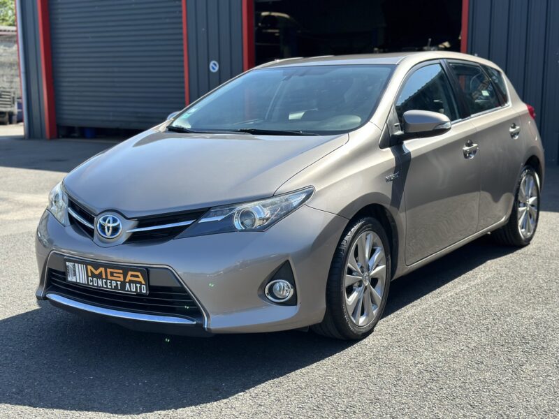TOYOTA AURIS 2014