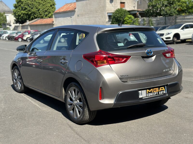TOYOTA AURIS 2014
