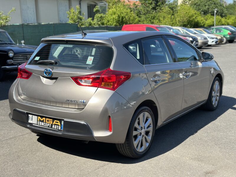 TOYOTA AURIS 2014