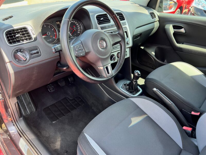 VOLKSWAGEN POLO V 2013