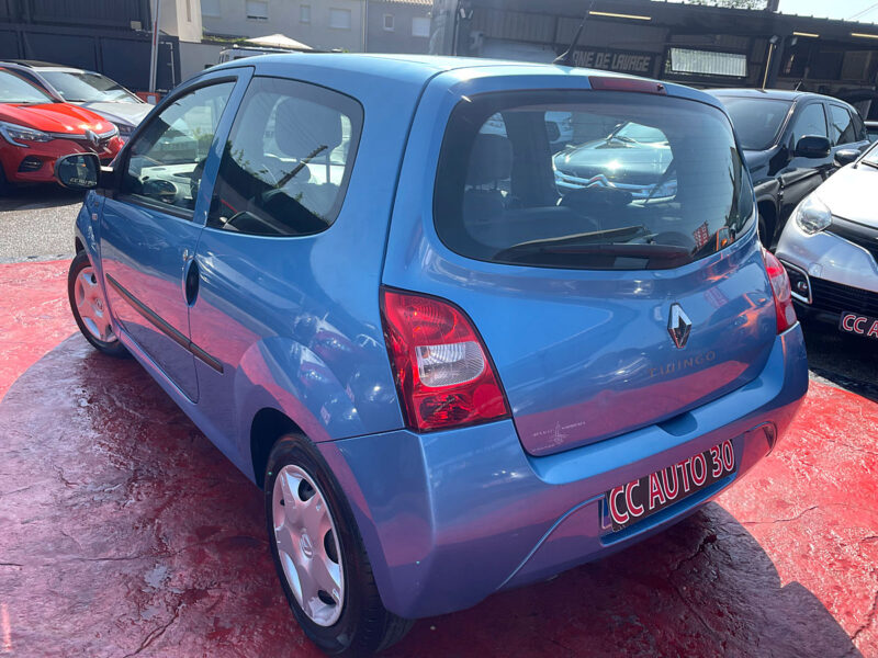RENAULT TWINGO II 2011