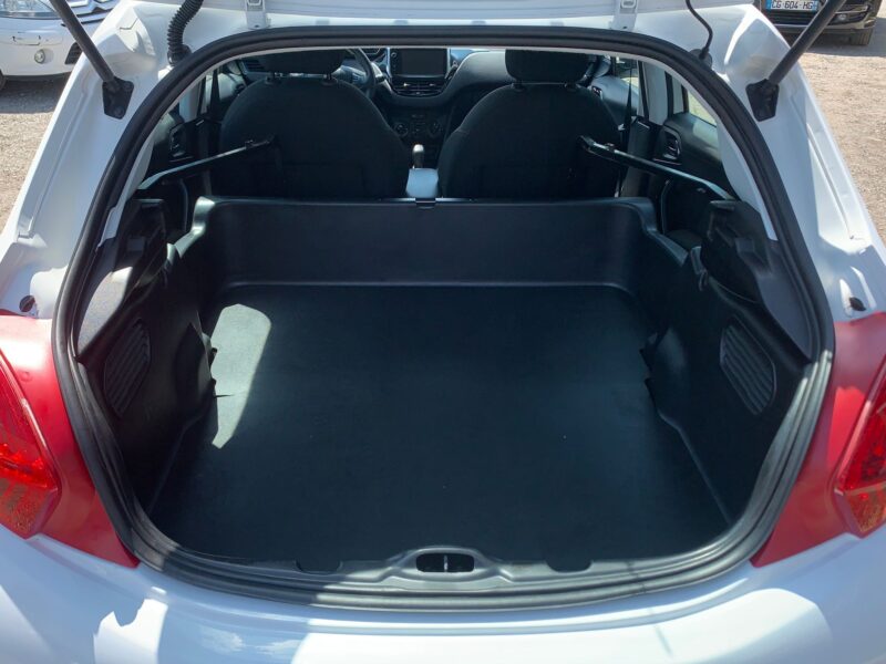 PEUGEOT 208 1.4 HDi 70cv