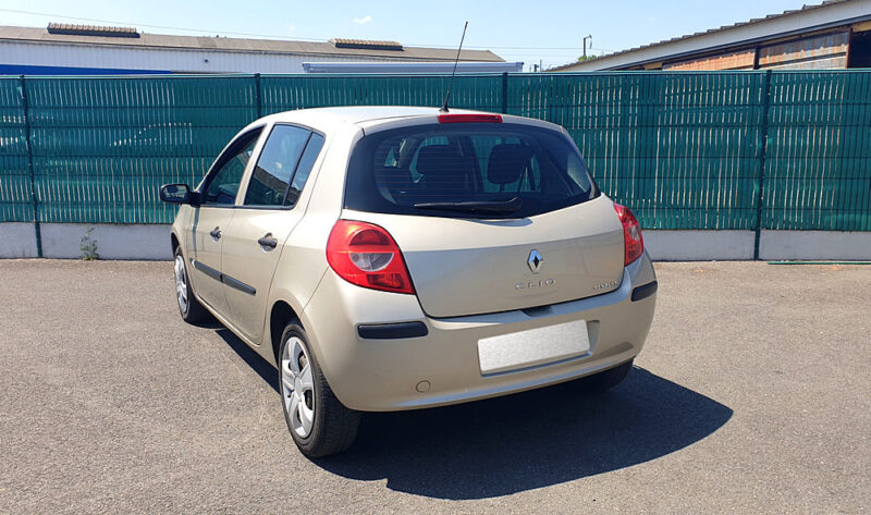 RENAULT CLIO III 1.2 16V 75 Authentique