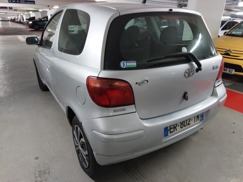 TOYOTA YARIS II 2