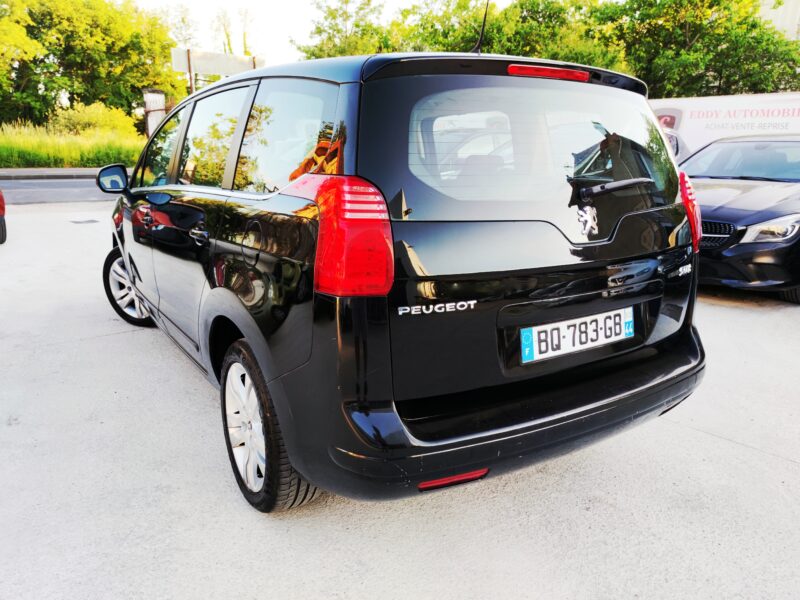 PEUGEOT 5008 2011