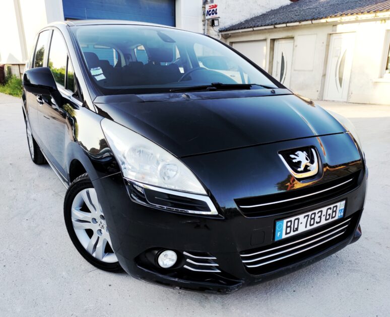 PEUGEOT 5008 2011