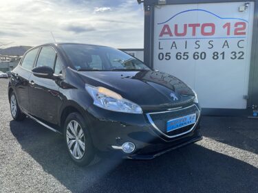 PEUGEOT 208  2013