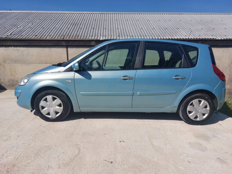 RENAULT SCÉNIC II 2008