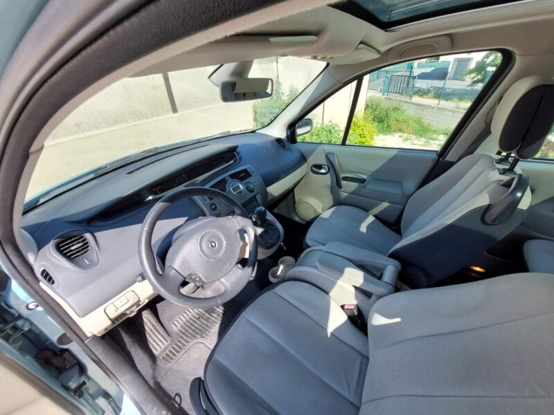 RENAULT SCÉNIC II 2008