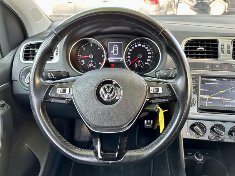 VOLKSWAGEN POLO V 2016
