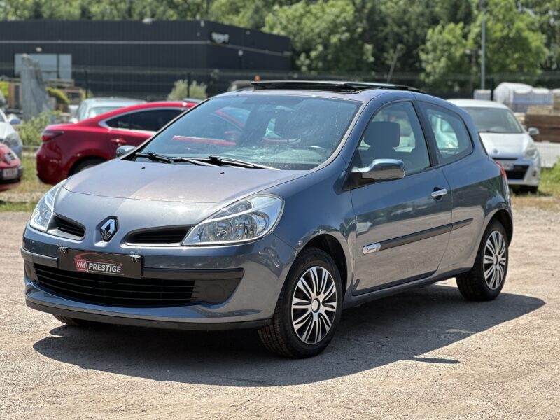 Renault Clio 3 1,4L 98 CV Ripcurl / Toit Pano Ouvrant / 122 KM / Paiement 4X Possible