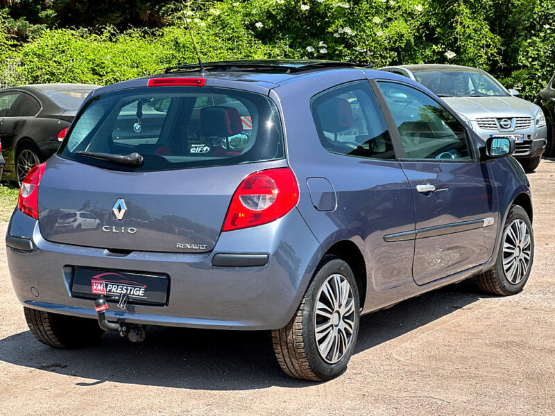 Renault Clio 3 1,4L 98 CV Ripcurl / Toit Pano Ouvrant / 122 KM / Paiement 4X Possible