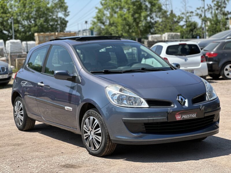 Renault Clio 3 1,4L 98 CV Ripcurl / Toit Pano Ouvrant / 122 KM / Paiement 4X Possible
