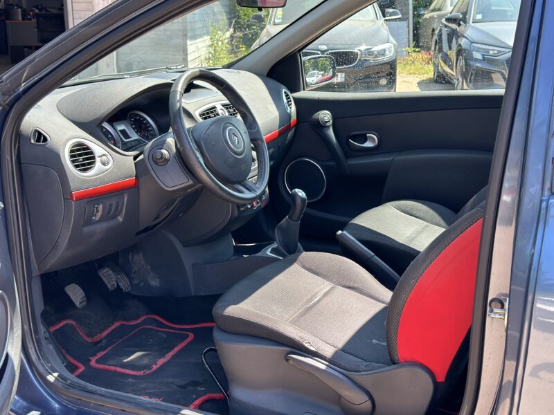 Renault Clio 3 1,4L 98 CV Ripcurl / Toit Pano Ouvrant / 122 KM / Paiement 4X Possible