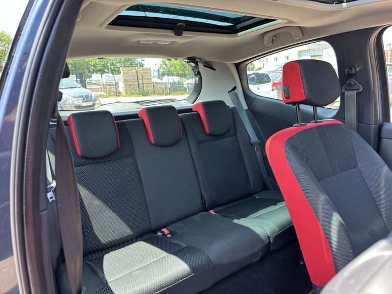 Renault Clio 3 1,4L 98 CV Ripcurl / Toit Pano Ouvrant / 122 KM / Paiement 4X Possible