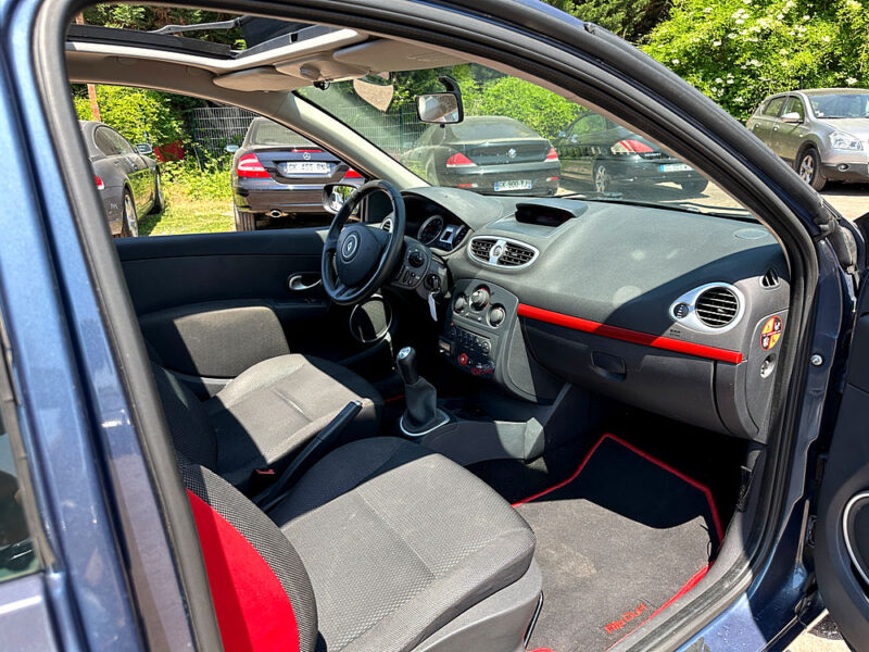 Renault Clio 3 1,4L 98 CV Ripcurl / Toit Pano Ouvrant / 122 KM / Paiement 4X Possible