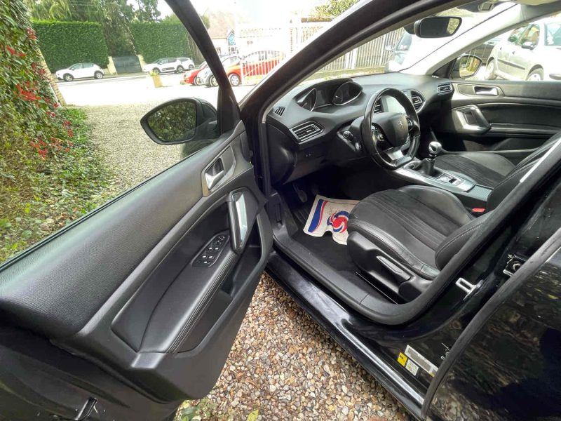 PEUGEOT 308 II 2014 1.6 156cv