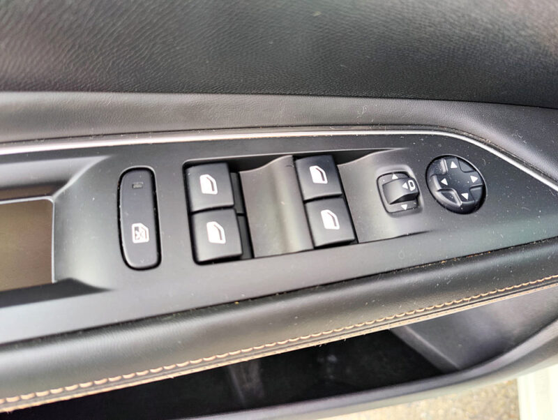 PEUGEOT 3008 1.2 PureTech 130 cv GT LINE