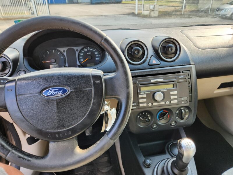 FORD FIESTA V 2002