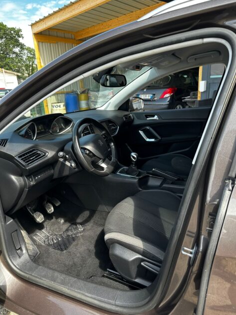 PEUGEOT 308 SW II 2015