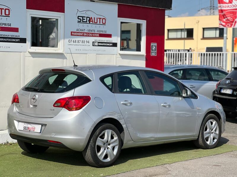 OPEL ASTRA J 2011