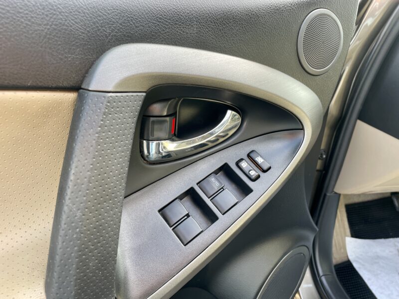 TOYOTA RAV 4 III 2012