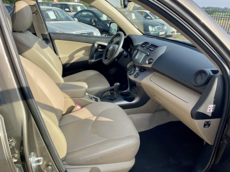 TOYOTA RAV 4 III 2012