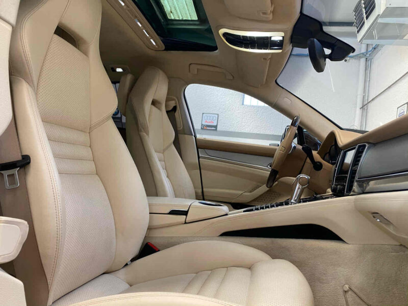 PORSCHE PANAMERA 2011