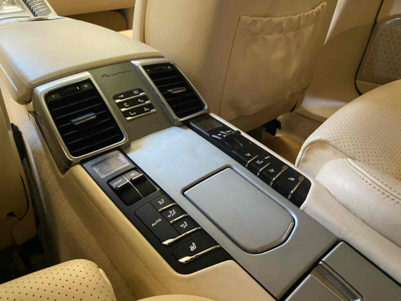 PORSCHE PANAMERA 2011