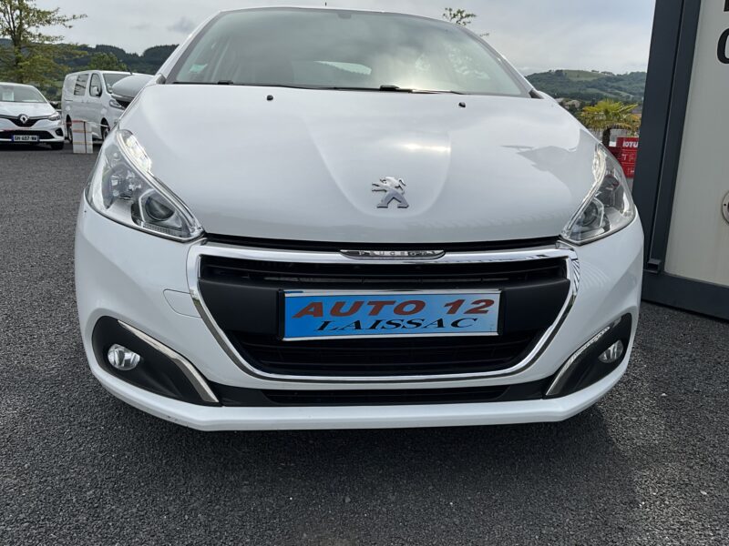 PEUGEOT 208  2019