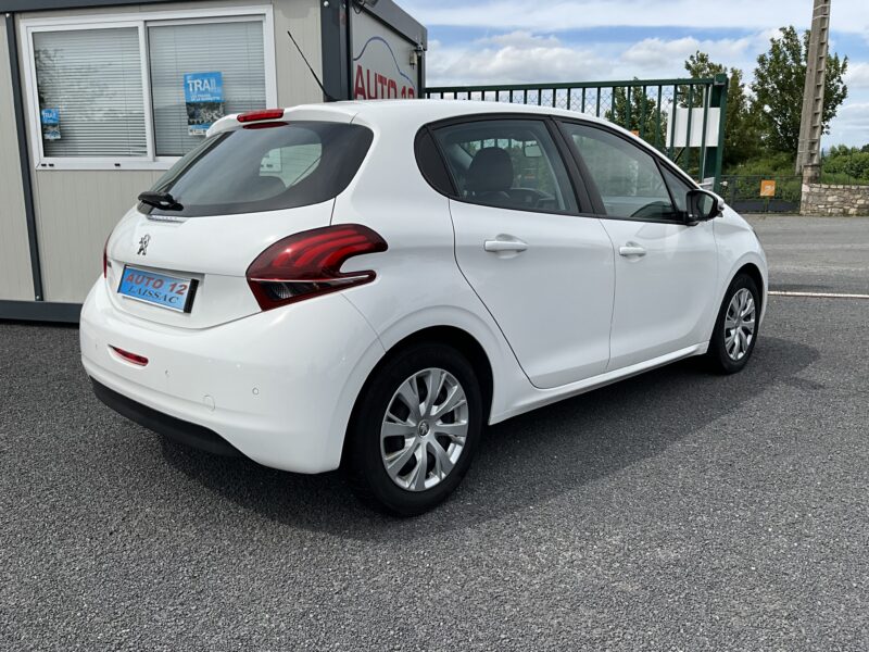 PEUGEOT 208  2019