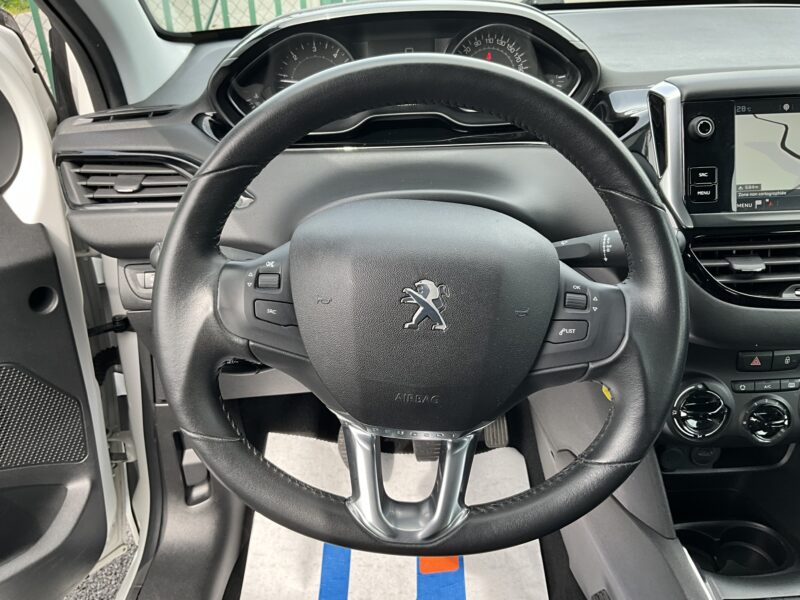 PEUGEOT 208  2019