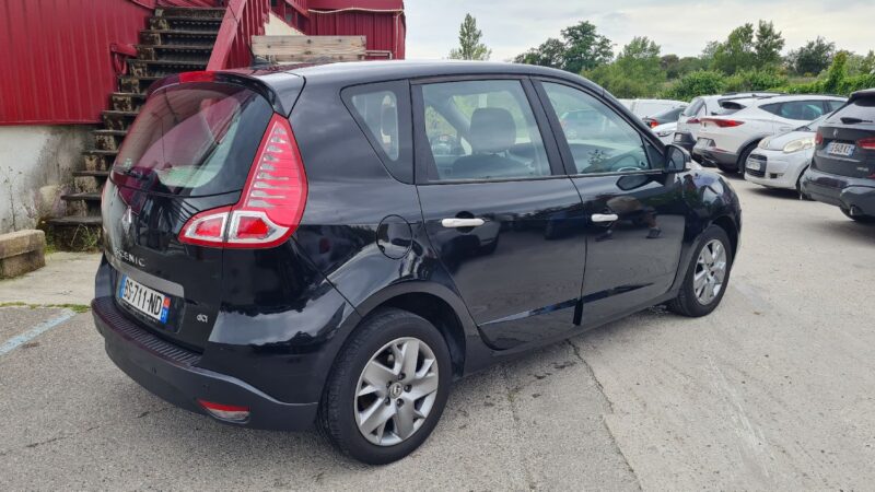 RENAULT SCÉNIC III 2011