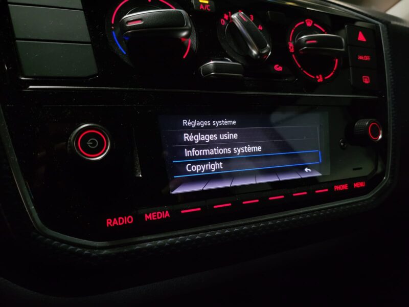 1.0 i BMT 65 cv / CAMERA AR / REGULATEUR 