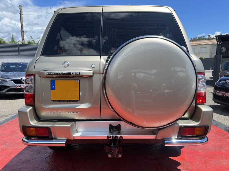 NISSAN PATROL GR V Wagon 2004